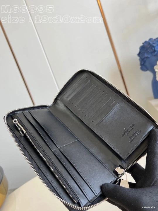 VUITTON LOUIS WALLET-10*20*2 ZIPPY cm 0101